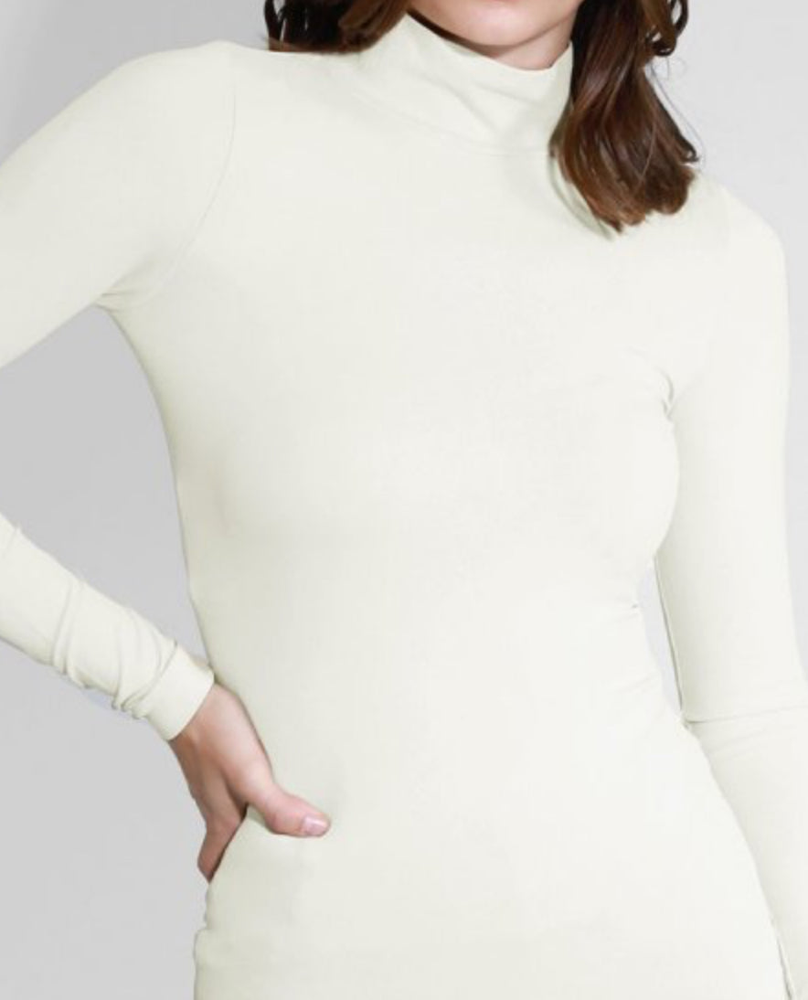 Seamless Mock Neck Long Sleeve Layering Top